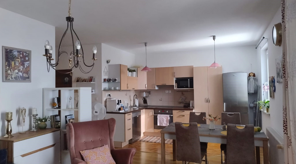 SENEC – NA PREDAJ moderný veľkometrážny 2 izbový byt s loggiou bez investícií - ul. Pezinská v Senci