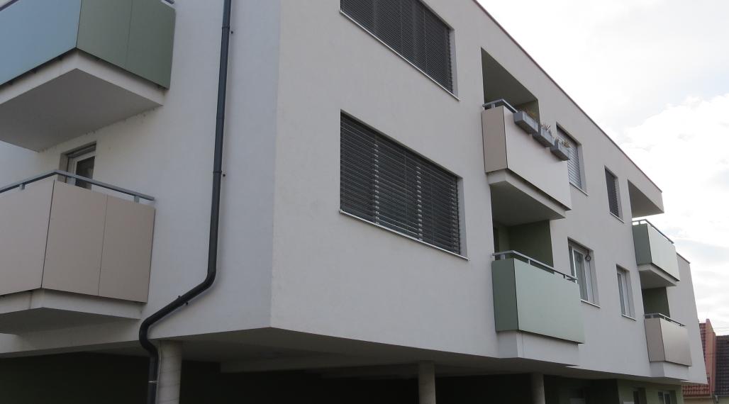 SENEC – NA PRENÁJOM - exkluzívny 3 izbový byt v novostavbe v úplnom centre mesta s parkovaním - pri pešej zóne