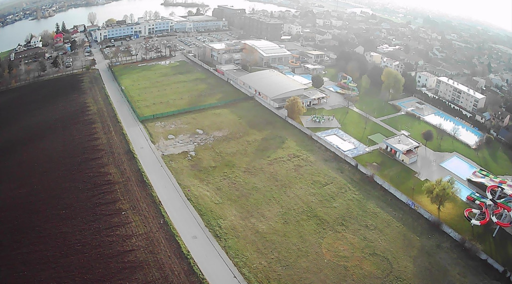 SENEC - NA PREDAJ stavebný pozemok pre šport a rekreáciu aj pre developerov SLNEČNÉ JAZERÁ SEVER - zvýhodnená cena