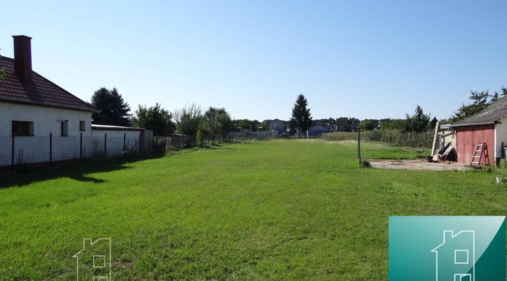 NA PREDAJ – JELKA okr. GALANTA - stavebný pozemok v dobrej lokalite v celku alebo s rôznymi výmerami podľa dopytu od 500 do 2000 m2