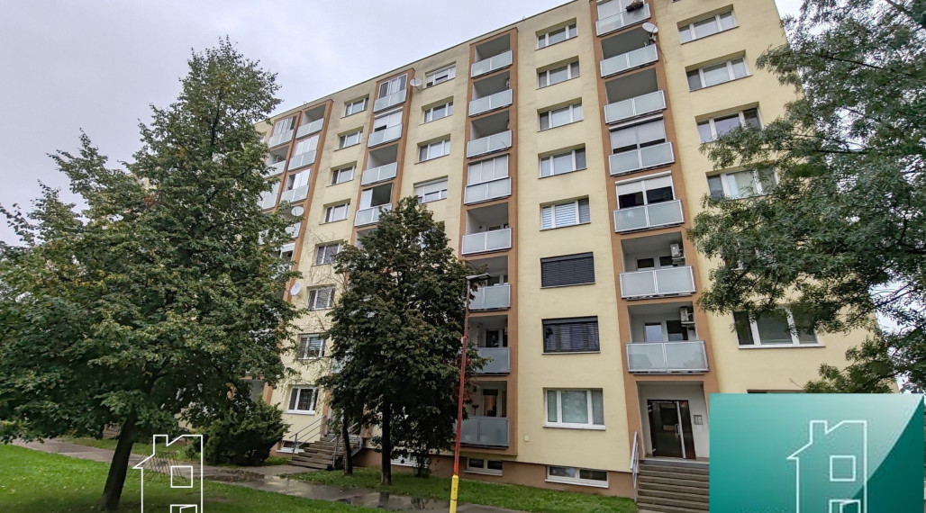 SENEC - EXKLUZÍVNE IBA U NÁS - NA PREDAJ 3 IZBOVÝ BYT V CENTRE MESTA - ul. Hurbanova