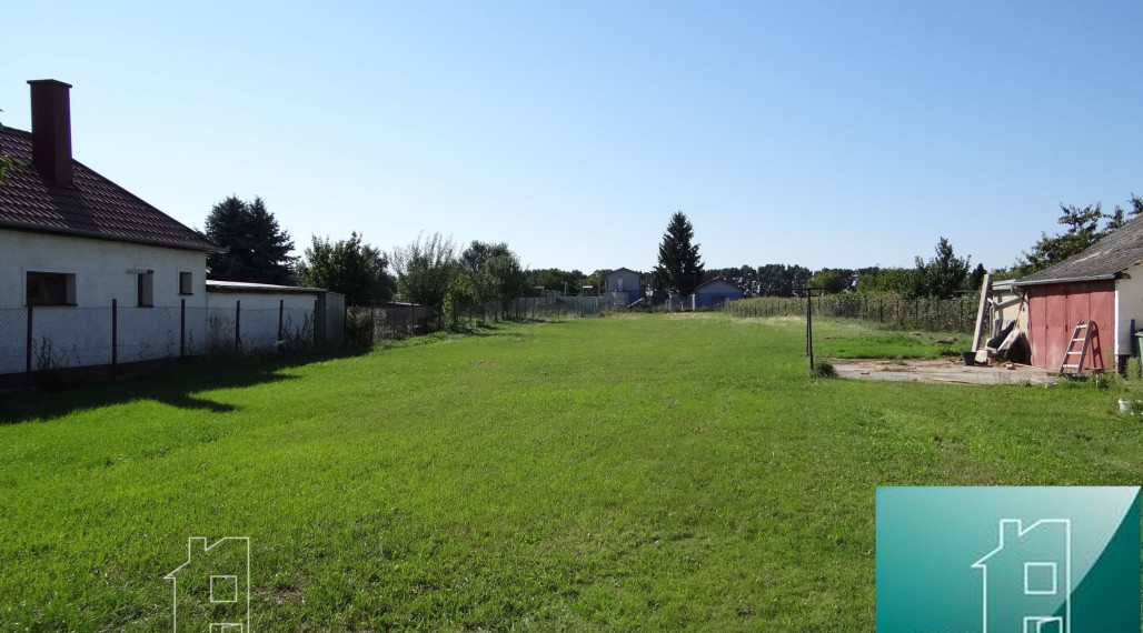 NA PREDAJ – JELKA okr. GALANTA - stavebný pozemok v dobrej lokalite v celku alebo s rôznymi výmerami podľa dopytu od 500 do 2000 m2