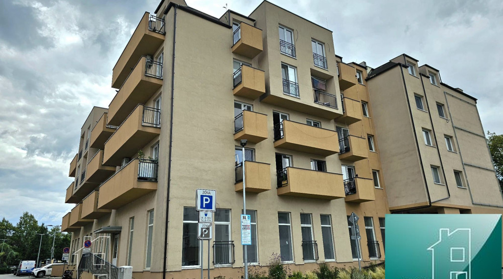 REZERVOVANÉ - SENEC - NA PREDAJ EXKLUZÍVNE IBA U NÁS - 2 izbový byt v centre mesta na Nám. 1. mája v Senci