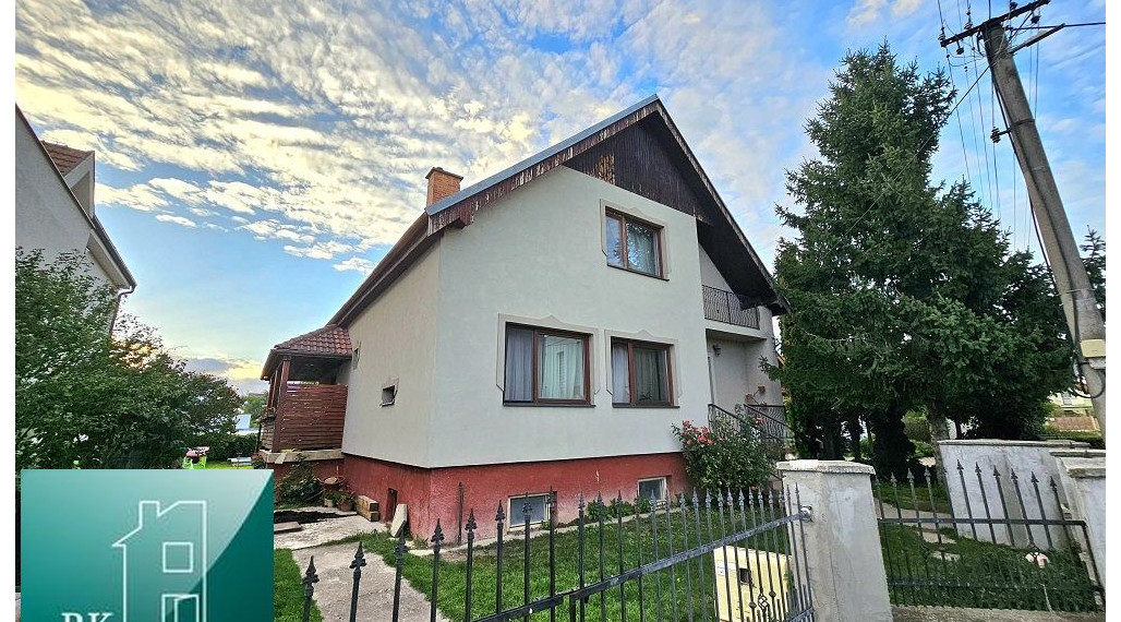 NOVÁ CENA - Okr. Senec - TUREŇ - EXKLUZÍVNE NA PREDAJ rodinný dom na 8 á pozemku s veľkometrážnymi izbami