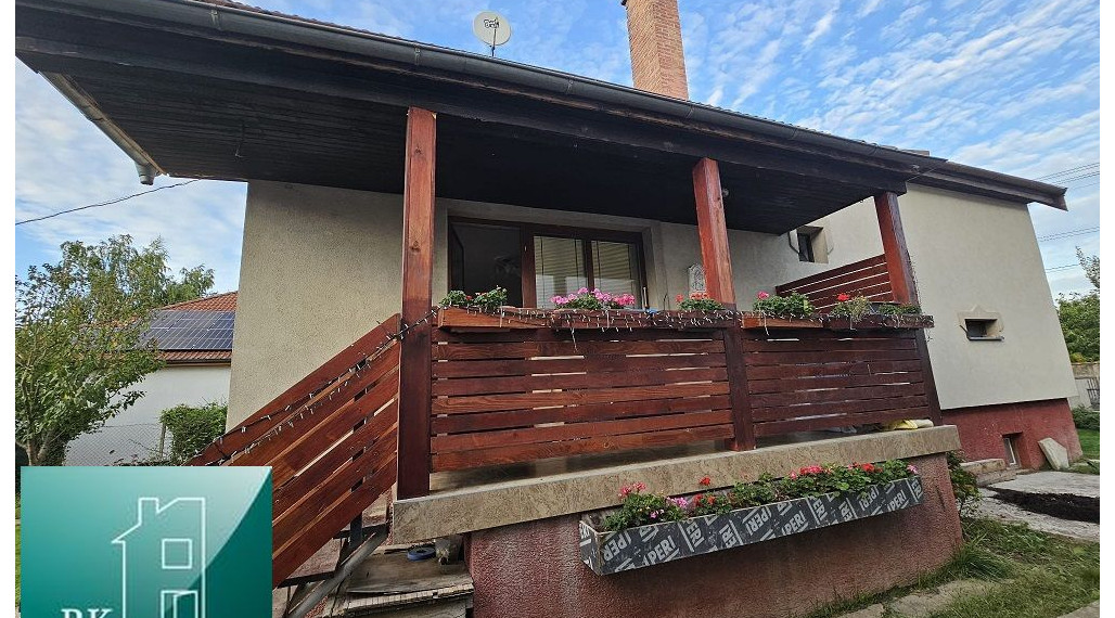 NOVÁ CENA - Okr. Senec - TUREŇ - EXKLUZÍVNE NA PREDAJ rodinný dom na 8 á pozemku s veľkometrážnymi izbami