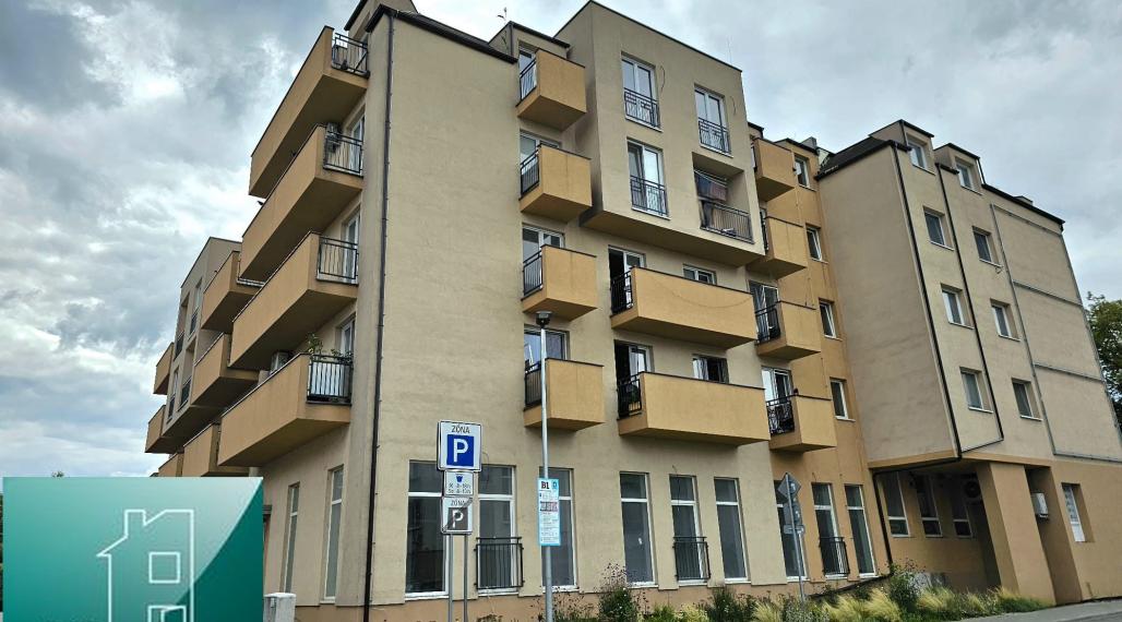 PREDANÉ - SENEC - NA PREDAJ EXKLUZÍVNE IBA U NÁS - 2 izbový byt v centre mesta na Nám. 1. mája v Senci