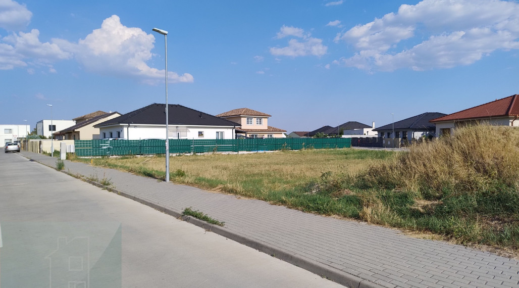 SENEC - NA PREDAJ exkluzívny stavebný pozemok pre rodinné domy - JUŽNÁ BRÁNA