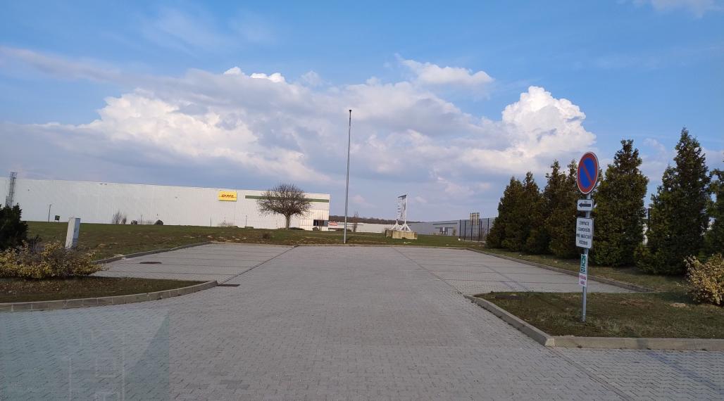 SENEC - NA PREDAJ – administratívna budova  s vysokým štandardom a parkoviskom - Diaľničná ul.