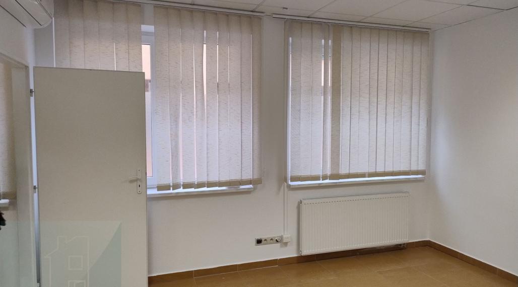 NA PRENÁJOM – KANCELÁRSKY PRIESTOR v centre na pešej zóne - ul. Lichnerova v Senci