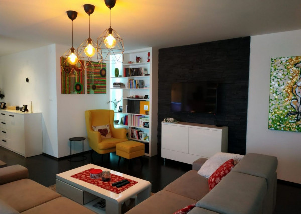 SENEC - NA PREDAJ 3 izbový priestranný  mezonet v priamom centre