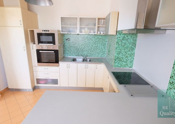 PREDANÉ - SENEC- NA PREDAJ  4 izbový  byt na ul. A. Hlinku s dvomi balkónmi a pivnicou v Senci