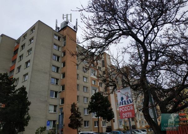 PREDANÉ - Bratislava ll - 2 izbový byt na ul. Hronská v tichom prostredí v Bratislave