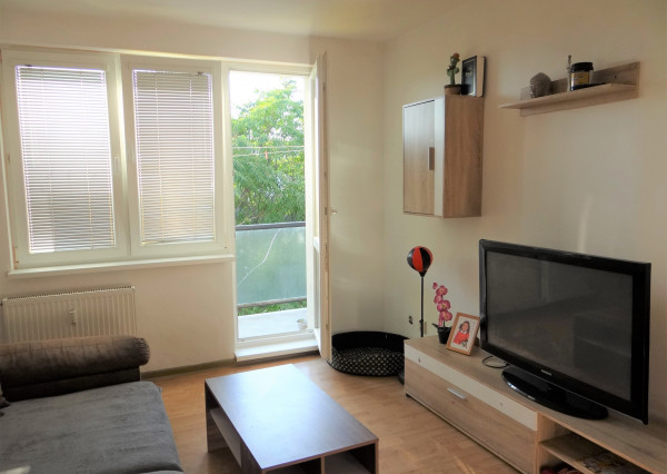90301 - Gagarinova ul. Senec - za 159 000,- EUR - NA PREDAJ 3 izbový zariadený byt s loggiou v tichom prostredí v Senci