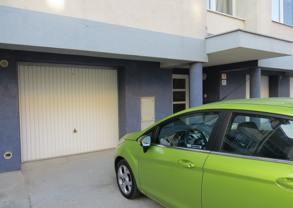 90301 - Chorvátsky Grob okr. SENEC - NA PREDAJ 4. izbový nadštandardný byt s dvoma balkónmi a garážou