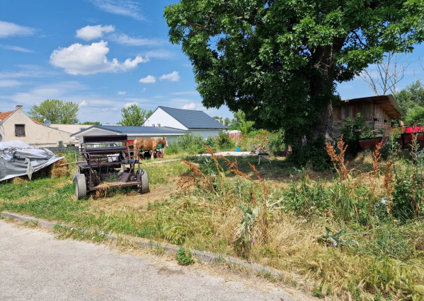 SENEC – PREDÁME  stavebný pozemok  o rozlohe 35 á na Nitrianskej ulici v Senci