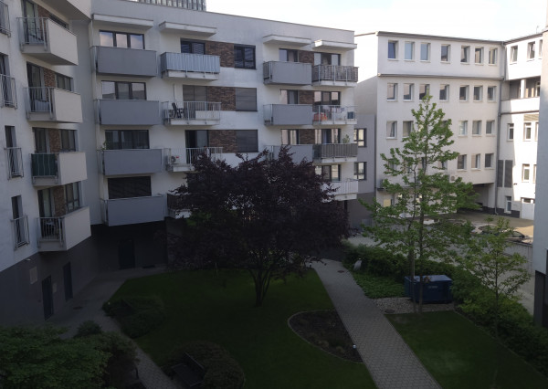Bratislava II - Ružinov - Nivy - NA PREDAJ 1 izbový priestranný byt + garáž v polyfunkčnom dome MEINL RESIDENCE