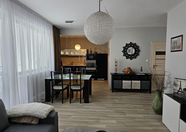 REZERVOVANÉ - SENEC – NA PRENÁJOM – kompletne zariadený 2izbový byt v centre mesta