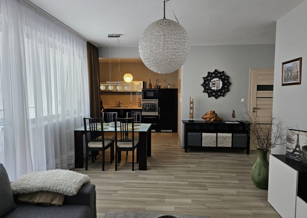 SENEC – NA PRENÁJOM – kompletne zariadený 2izbový byt v centre mesta
