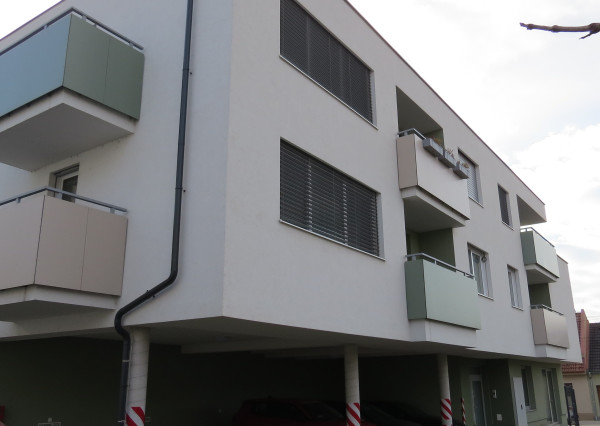 SENEC – NA PRENÁJOM - exkluzívny 3 izbový byt v novostavbe v úplnom centre mesta s parkovaním - pri pešej zóne