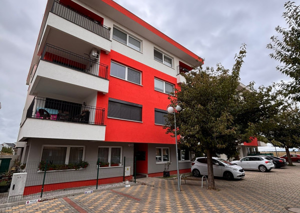 SENEC - EXKLUZÍVNE NA PREDAJ 3 izbový byt s vlastným kúrením, vo vyhľadávanej lokalite pri Slnečných jazerách - Viladomy - ul. Dlhá v Senci