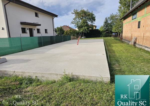 REZERVOVANÉ - Okres Senec - BERNOLÁKOVO - NA PREDAJ stavebný pozemok so základovou doskou, projektom a stavebným povolením