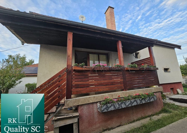 NOVÁ CENA - Okr. Senec - TUREŇ - EXKLUZÍVNE NA PREDAJ rodinný dom na 8 á pozemku s veľkometrážnymi izbami