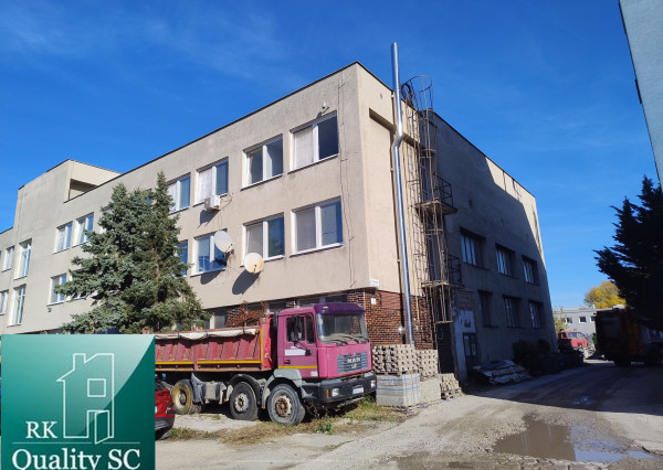 NA PREDAJ – skladový objekt s ubytovňou a kanceláriami v Bratislave III