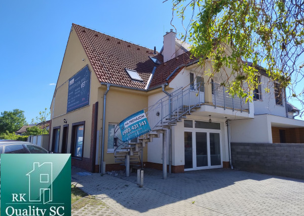 NA PRENÁJOM – nadrozmerný 2 izbový byt v rodinnom dome s parkovacím státím v blízkosti centra mesta SENEC - Šafárikova ul.
