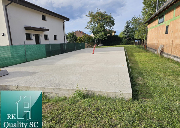 PREDANÉ - Okres Senec - BERNOLÁKOVO - NA PREDAJ stavebný pozemok so základovou doskou, projektom a stavebným povolením