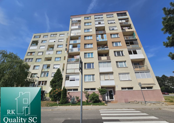 Senec - NA PREDAJ plnohodnotný  veľkometrážny 2 izbový byt v žiadanej lokalite v blízkosti centra. 