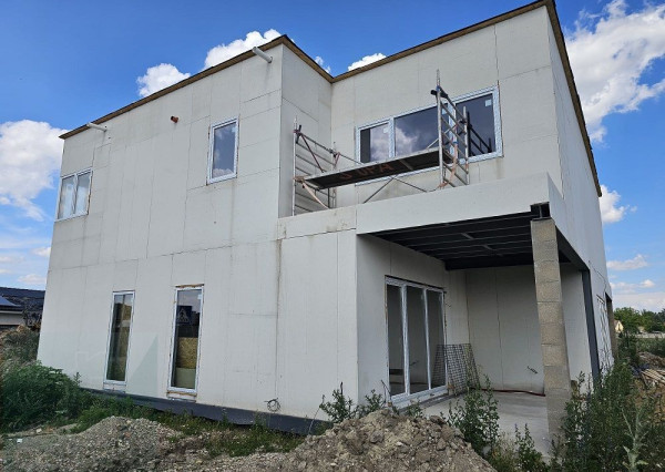 Okr. Senec - TOMÁŠOV - EXKLUZÍVNE NA PREDAJ NOVOSTAVBA - dva 4 izb. byty v RD na kľúč