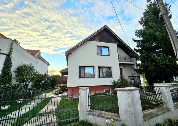 NOVÁ CENA - Okr. Senec - TUREŇ - EXKLUZÍVNE NA PREDAJ rodinný dom na 8 á pozemku s veľkometrážnymi izbami