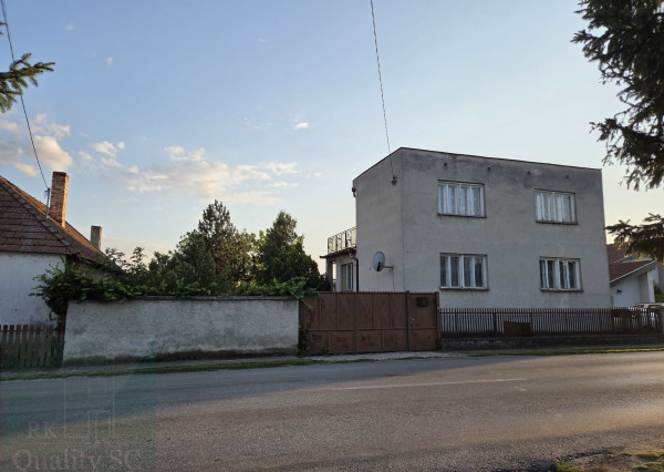 okr. GALANTA - PUSTÉ ÚĽANY - NA PREDAJ starší rodinný dom v pôvodnom stave - dvojgeneračný s veľkým potenciálom